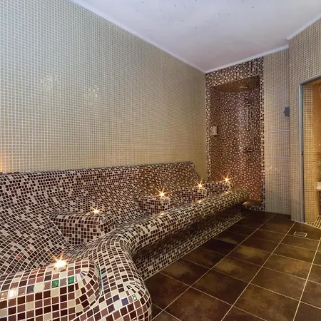 Three-bedroom In Appartement *