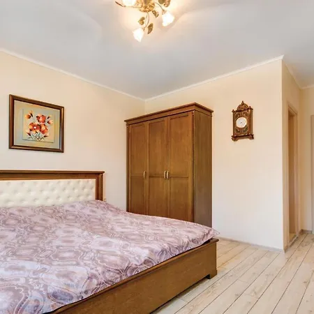Appartement Three-bedroom In *
